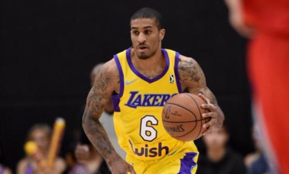 次对战中再 次对战中再